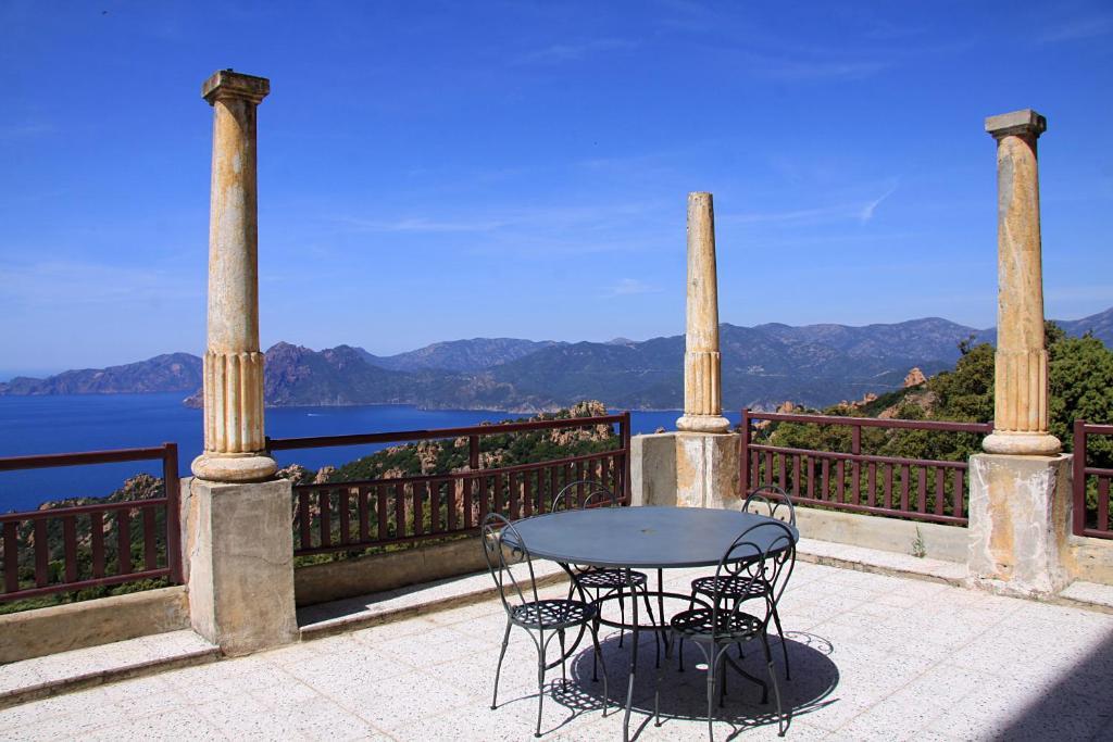 Hotel Les Roches Rouges Piana  Bilik gambar