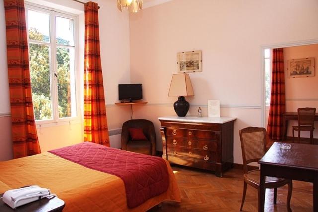 Hotel Les Roches Rouges Piana  Bilik gambar