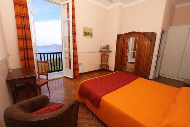 Hotel Les Roches Rouges Piana  Bilik gambar